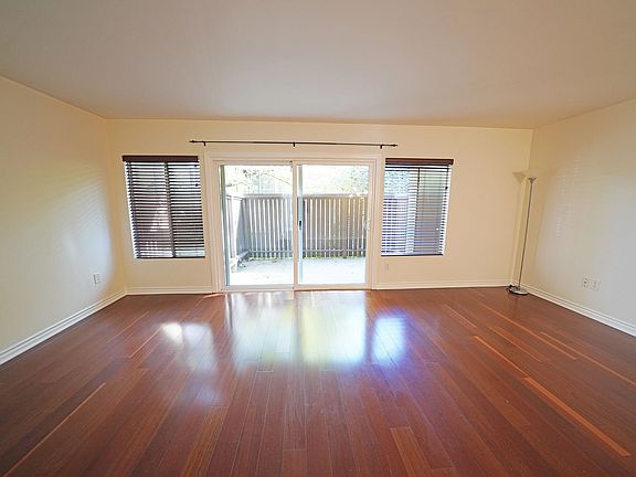 4th image of 18350 Hatteras St APT 175