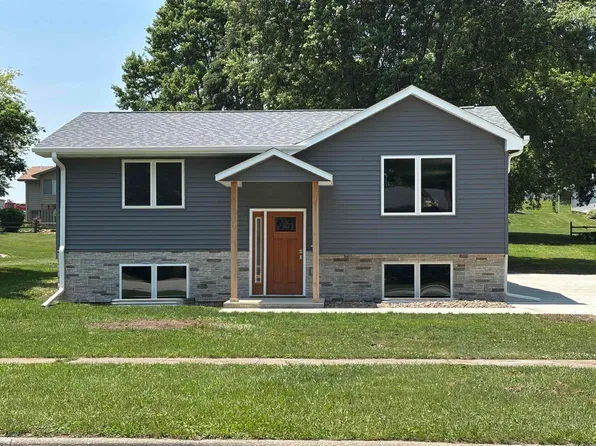 2013 20th St, Harlan, IA 51537