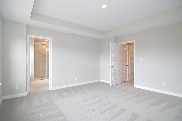 933 Yorkshire Ln — Photo 12