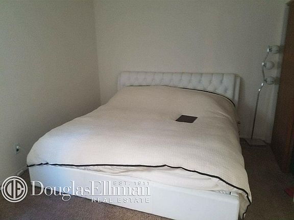 5th image of 357 W 52nd St APT 3R