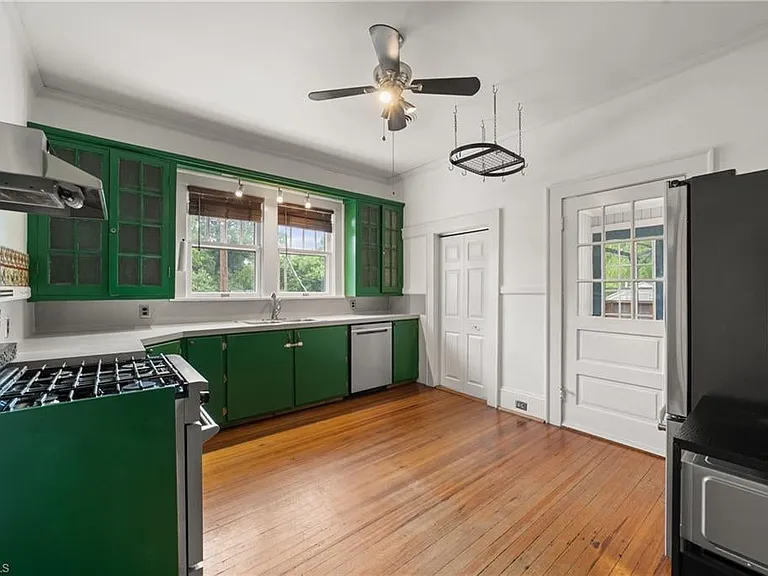 2083 Elizabeth Ave — Photo 8