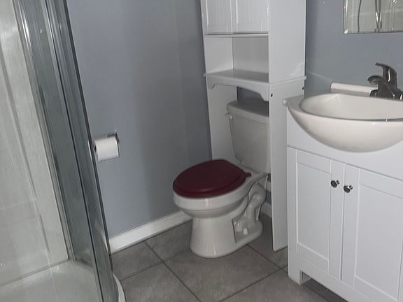 5th image of 5909 N Jefferson St