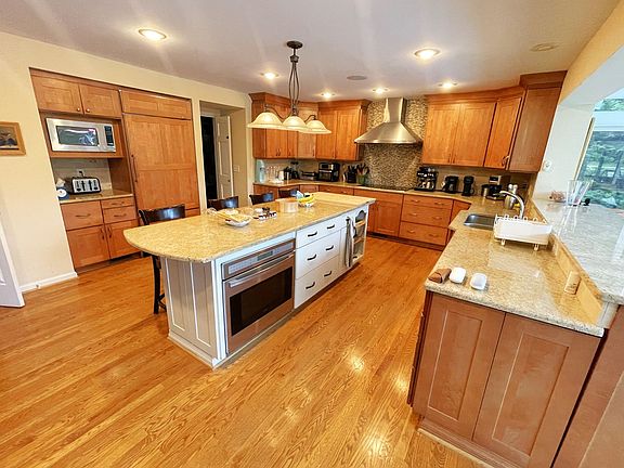 3rd image of 13209 Lantern Hollow Dr