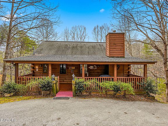 2nd image of 1645 S Mountain View Rd