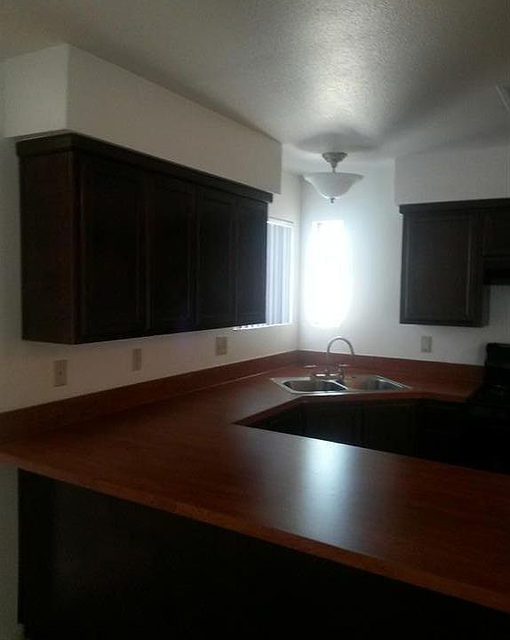 1st image of 2447 W Dennett Ave