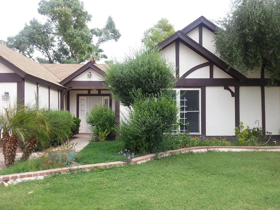1st image of 640 E Calle Del Norte