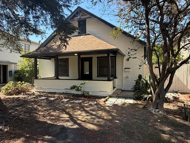 12261 Magnolia Blvd — Photo 1