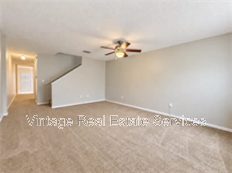 2 bed, 2.5 bath, 1490 sqft, $1,695 — Photo 2