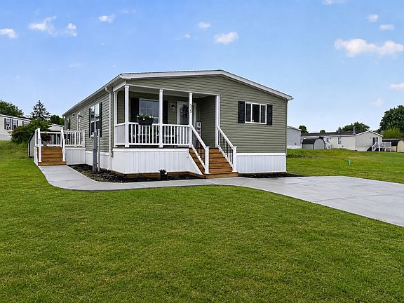 Exterior Image-2-Champion Crossroads Village