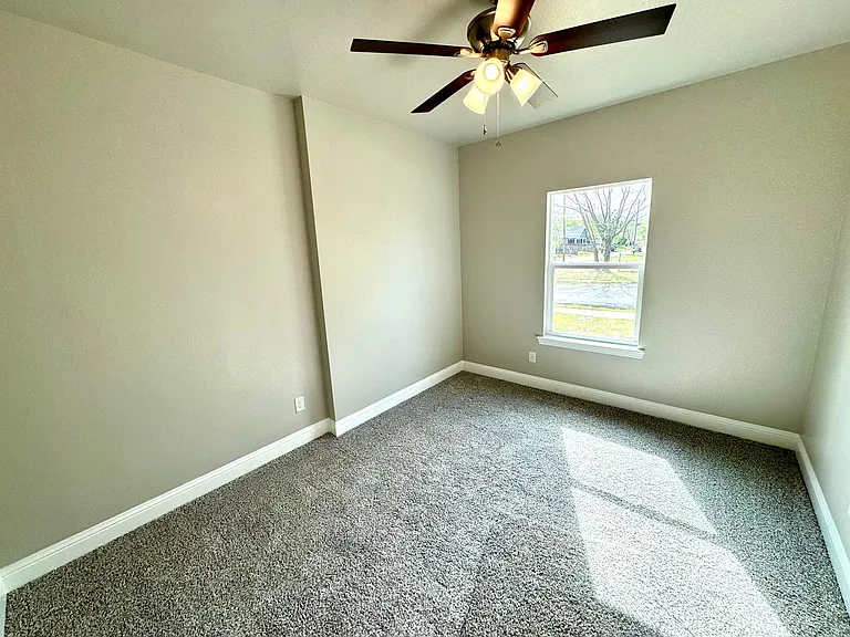 3415 Henderson St — Photo 12