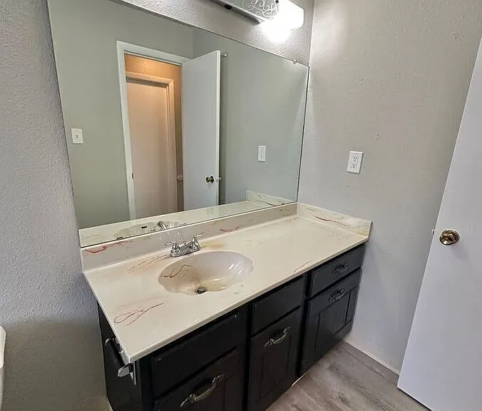 64 Newport Cir #3B — Photo 9