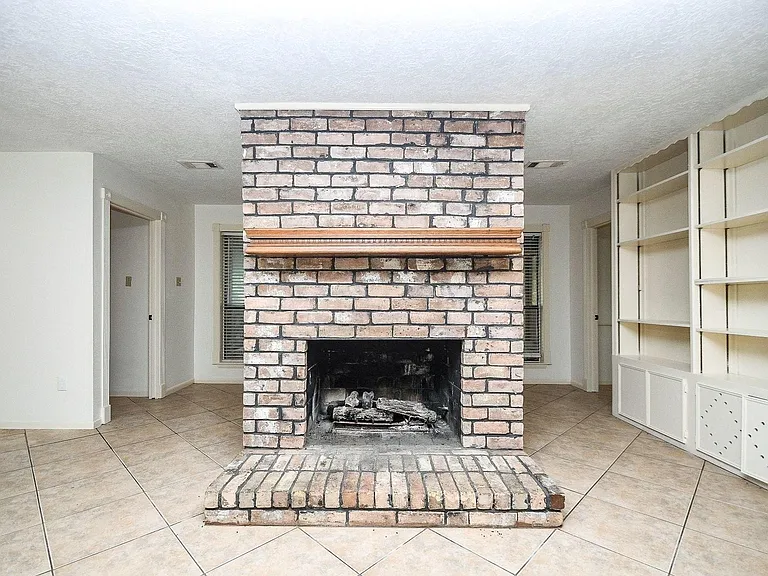 6702 Spring Leaf Dr — Photo 9