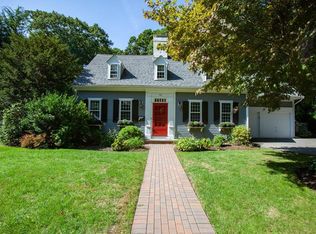61 Whittier Rd, Wellesley, MA 02481