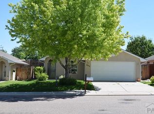802 Edna Ln, Pueblo, CO 81005