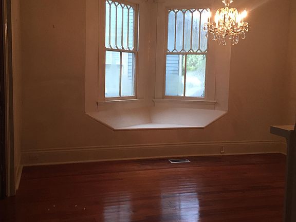 3rd image of 8123 Hickory St