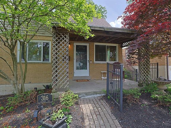 2nd image of 316 Glenroy Ave