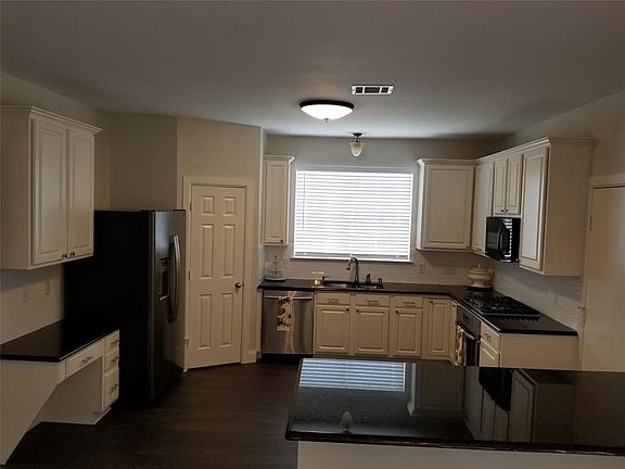 3rd image of 7621 Avalon Dr