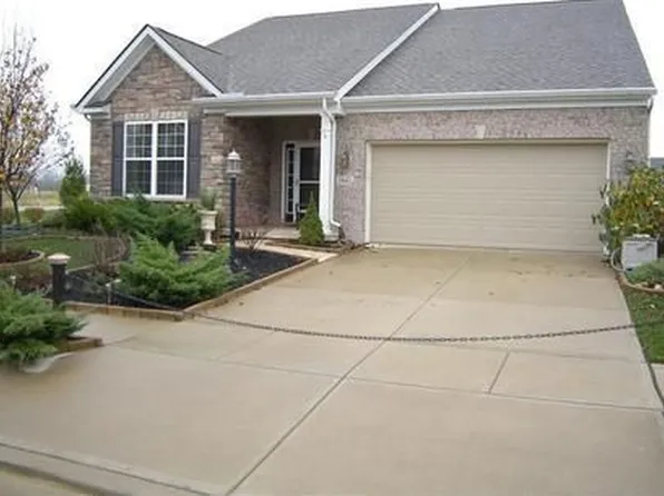 1641 N Wood Creek Dr, Centerville, OH 45458