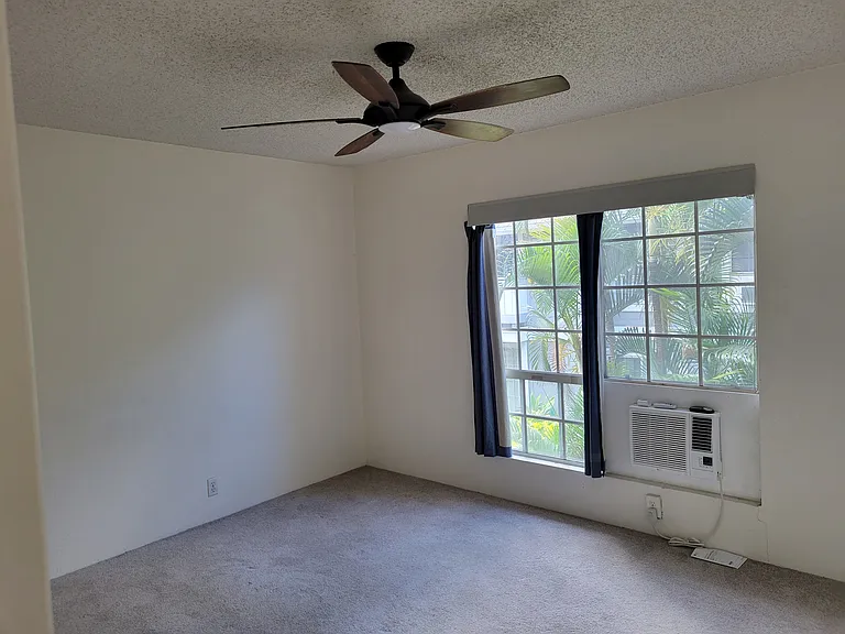 393 Mananai Pl #R — Photo 3