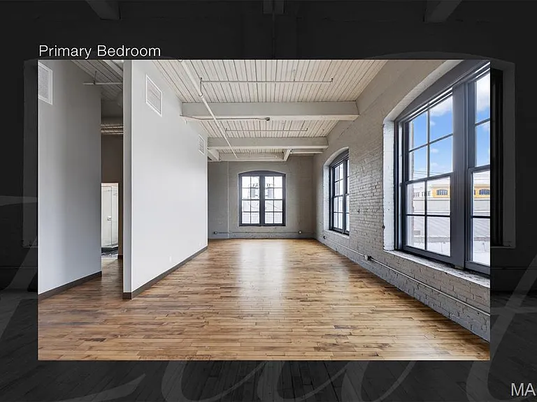 2647 Locust St #2R — Photo 9
