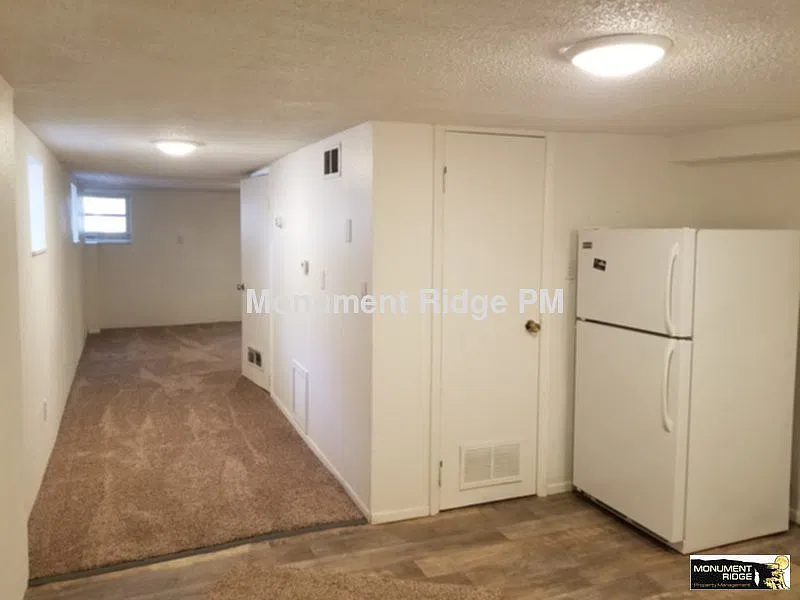 1 bed, 1036 sqft, $995 — Photo 4