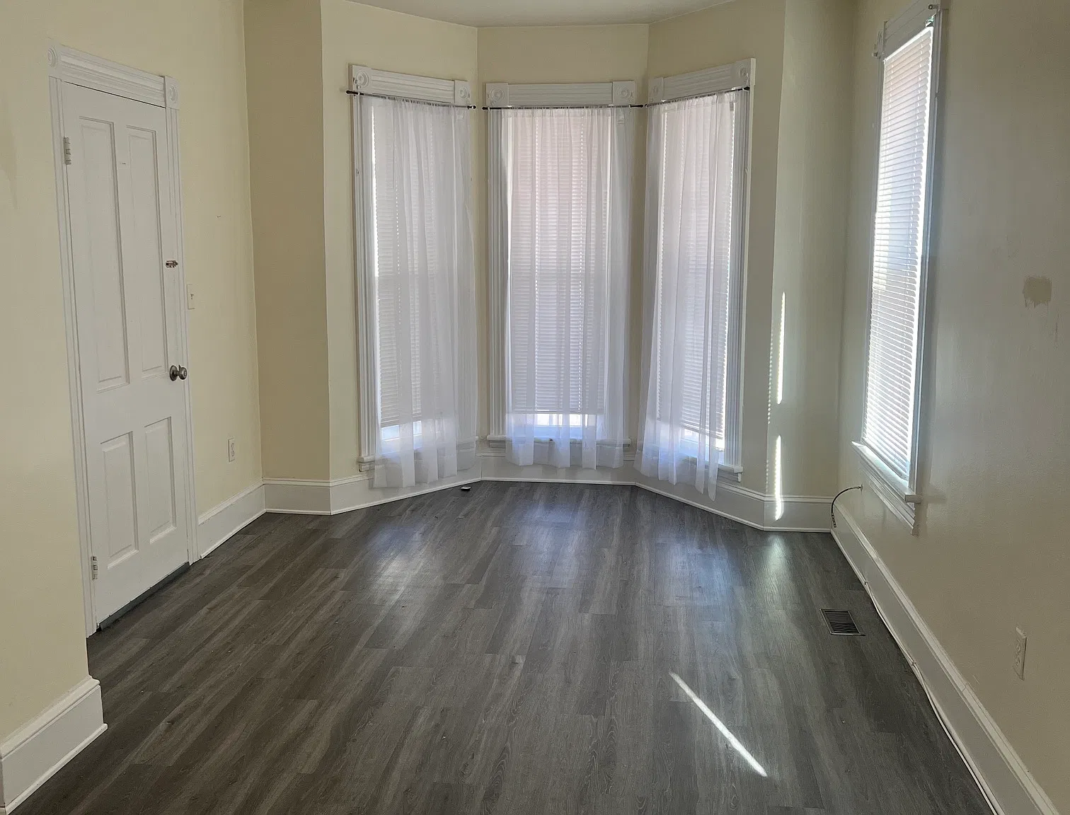 2 bed, 850 sqft, $1,325 — Photo 3