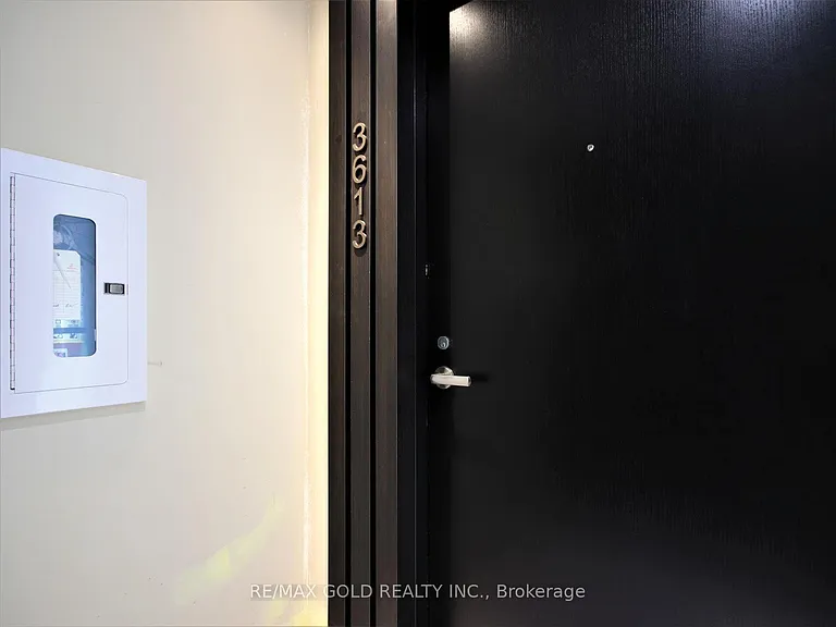 501 Yonge St #3613 — Photo 1