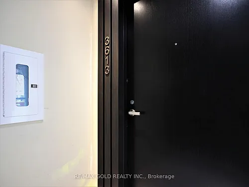 501 Yonge St Photo 1