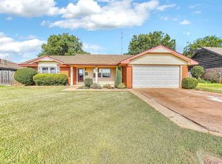1623 Crestview Dr, Cordell, OK 73632