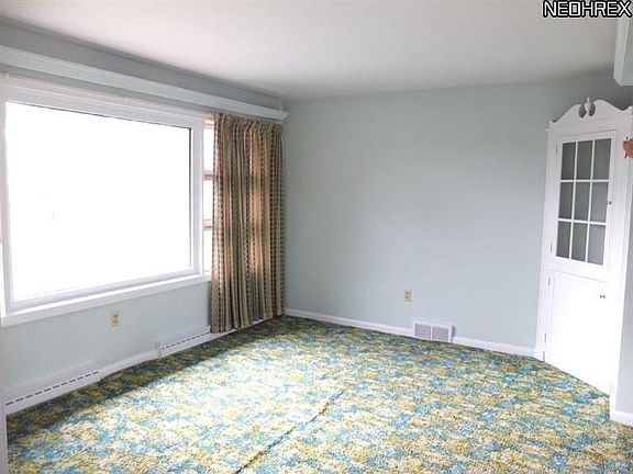 5th image of 8131 Ravenna Ave
