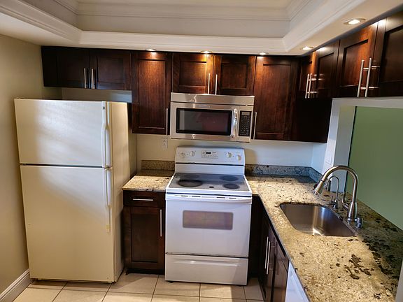 3rd image of 9460 Tangerine Pl APT 104