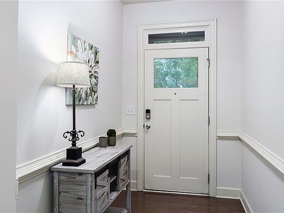 4th image of 2428 Whiteoak Run SE
