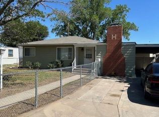 2412 Mountain View Dr, Carlsbad, NM 88220