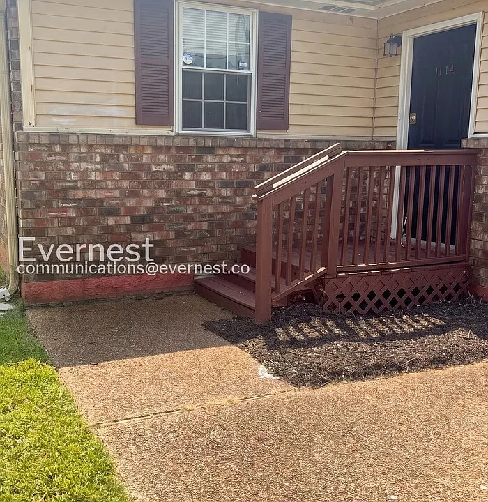 1114 N Graycroft Ave