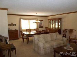 908 Farrell Ct, Dubuque, IA 52001