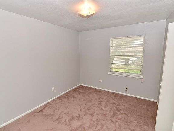 5th image of 1413 Shorecrest Dr
