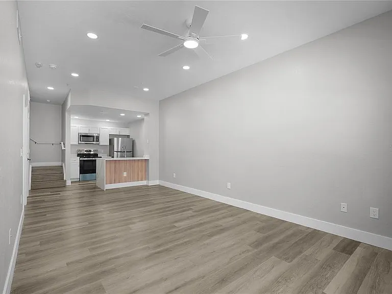 4007 Venetian Bay Dr #105 — Photo 12