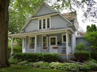 615 E Morgan St, Dixon, IL 61021