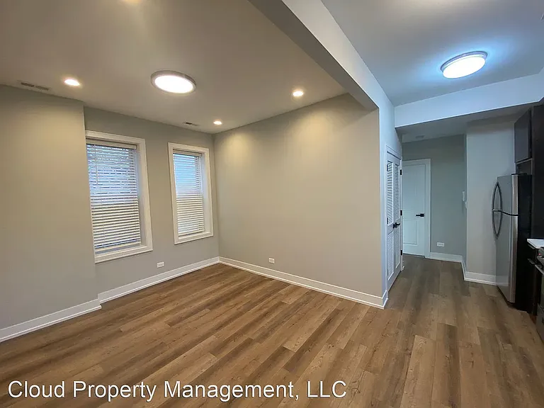 2542 S Albany Ave #1R — Photo 7