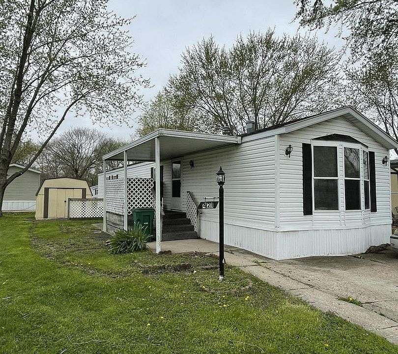 1st image of 421 Carriage Lane Est