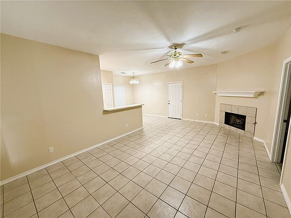 4th image of 612 Townplace Dr
