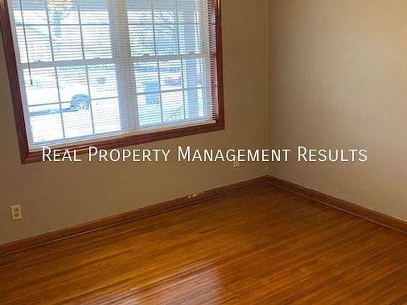 5th image of 500-502 S Willow Rd