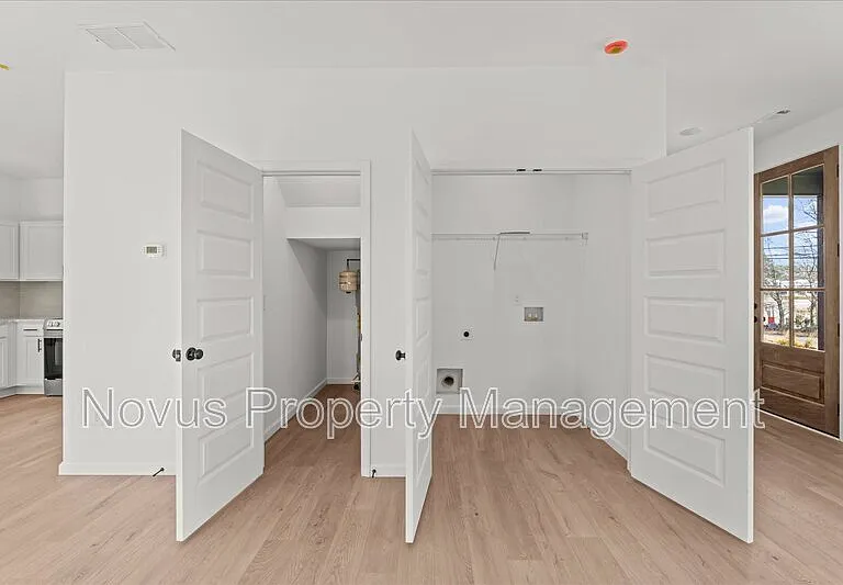 97 Carroll Cir — Photo 14