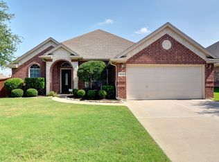8324 Asta Ct, Benbrook, TX 76126