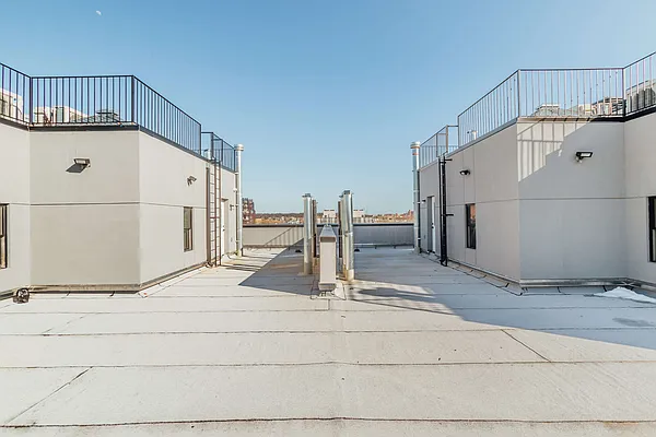 Rented by Nooklyn NYC LLC | media 75