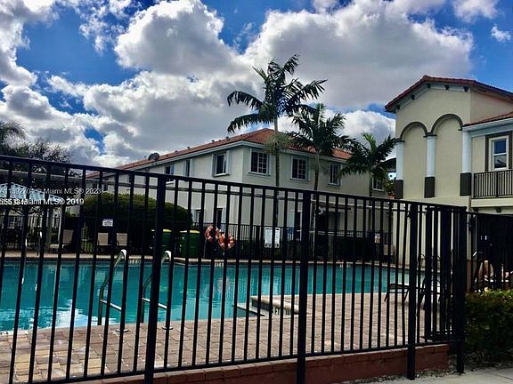 5th image of 21209 NW 14th Pl APT 820