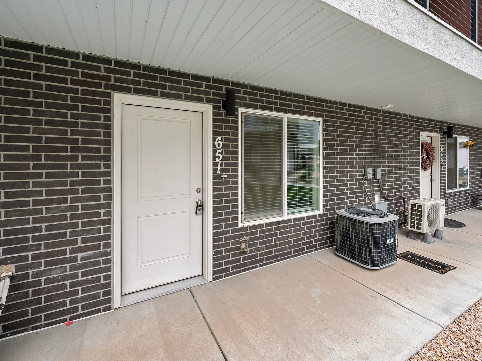 3 bed, 2.5 bath, 1627 sqft, $1,800 — Photo 2