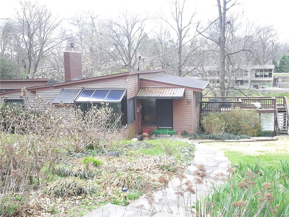 1st image of 304 W Lake Dr