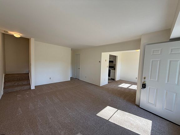 2nd image of 720 S New Rd APT 4P