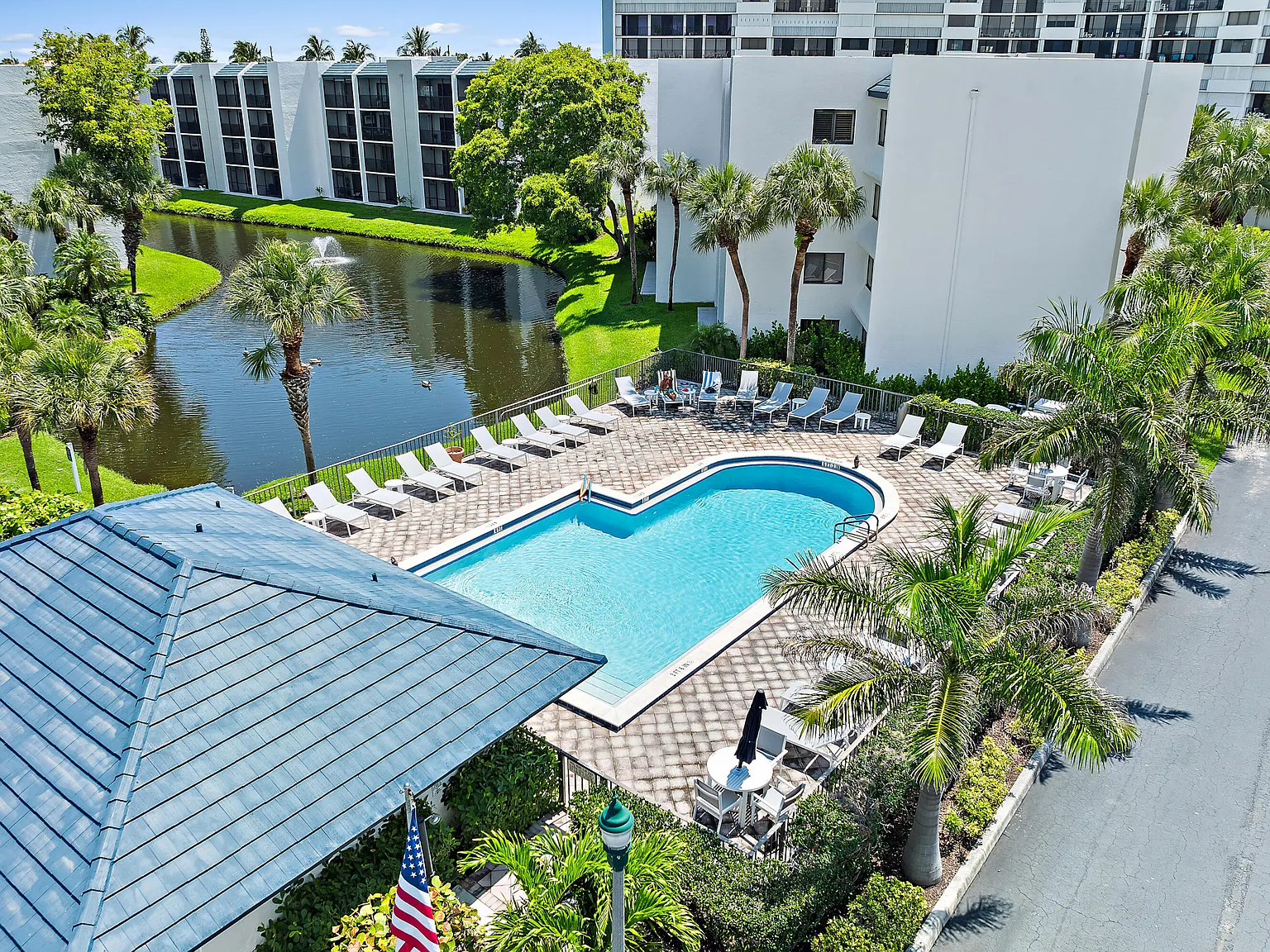1 bed, 1.5 bath, 860 sqft, $5,000 — Photo 1